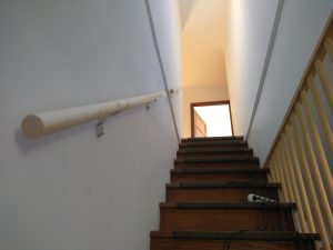 Karnis, lépcsőkorlát, fürdőszobai kapaszkodók felfúrása